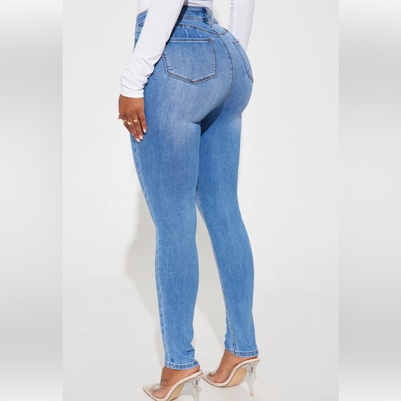 FASHIONNOVA Ivy Super Soft Booty Lifter Skinny Jeans - Picture 3 of 6